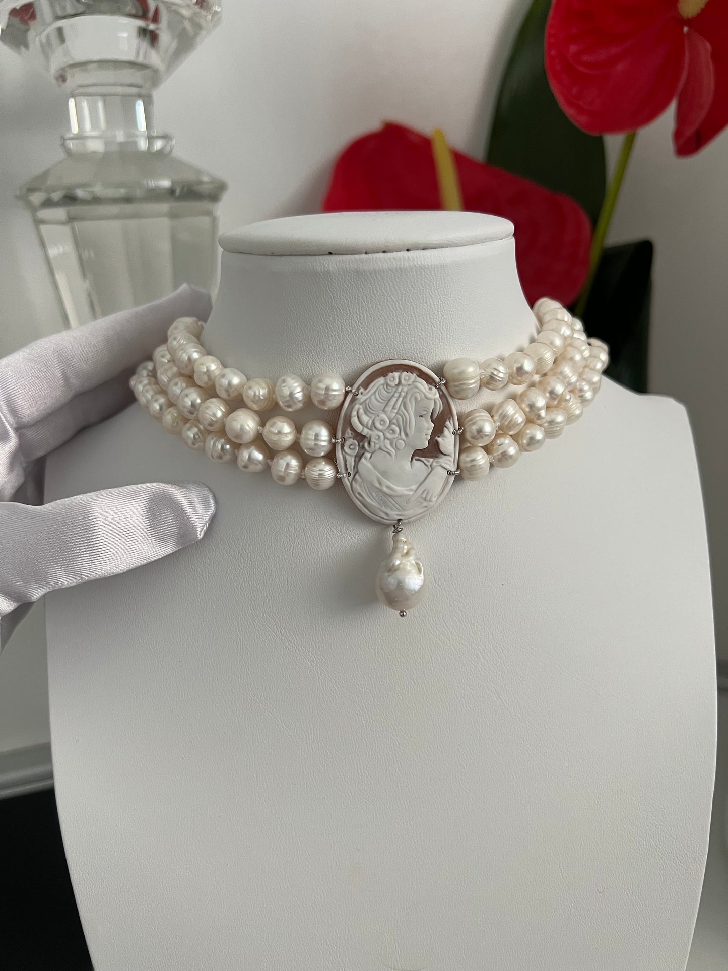 Collarino in perla barocca cameo conchiglia