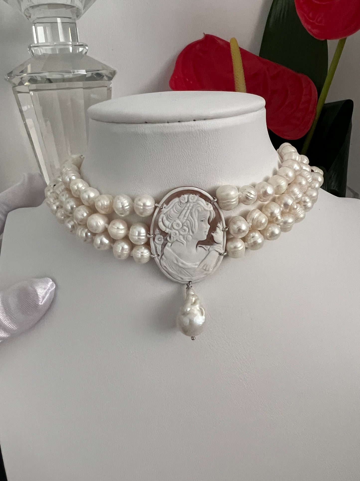 Collarino in perla barocca cameo conchiglia