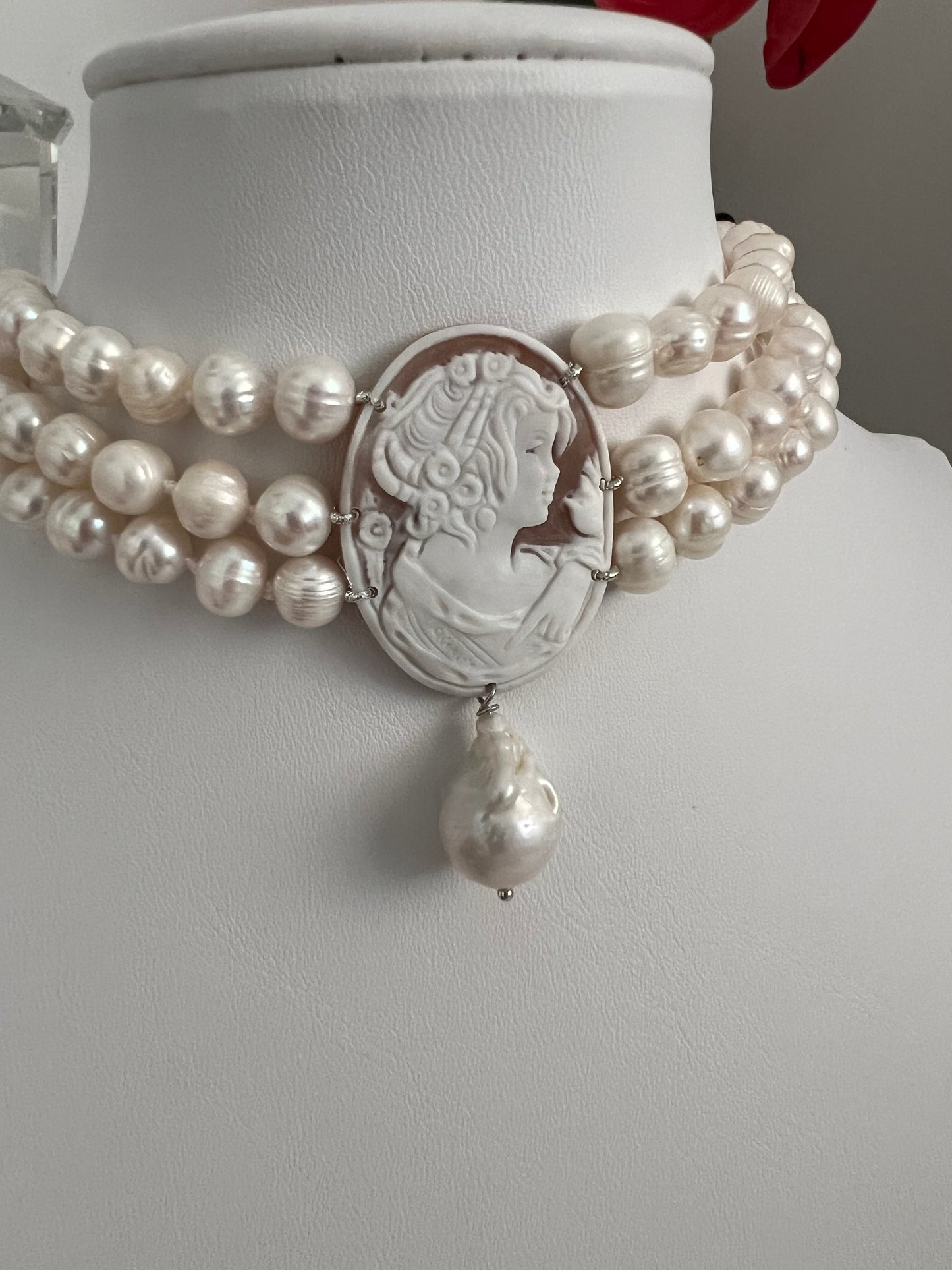 Collarino in perla barocca cameo conchiglia