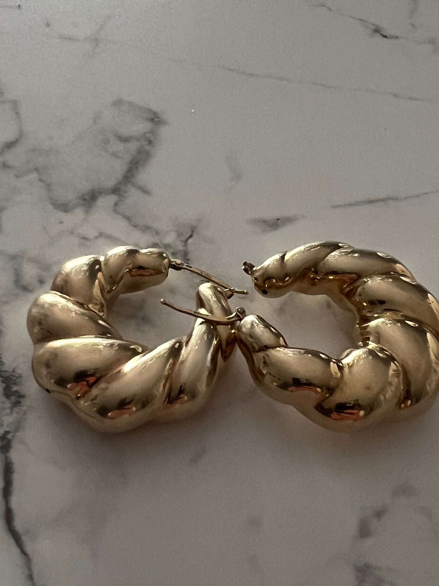 Orecchini a cerchio lavorati