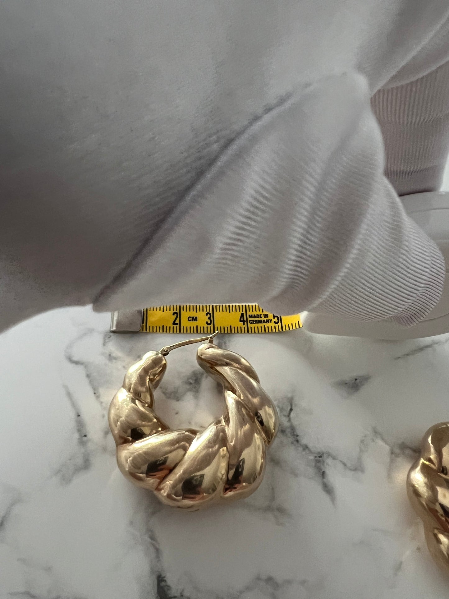 Orecchini a cerchio lavorati