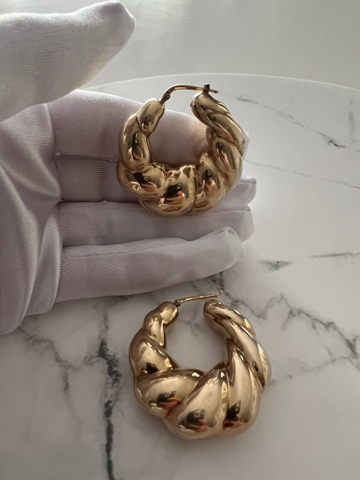 Orecchini a cerchio lavorati