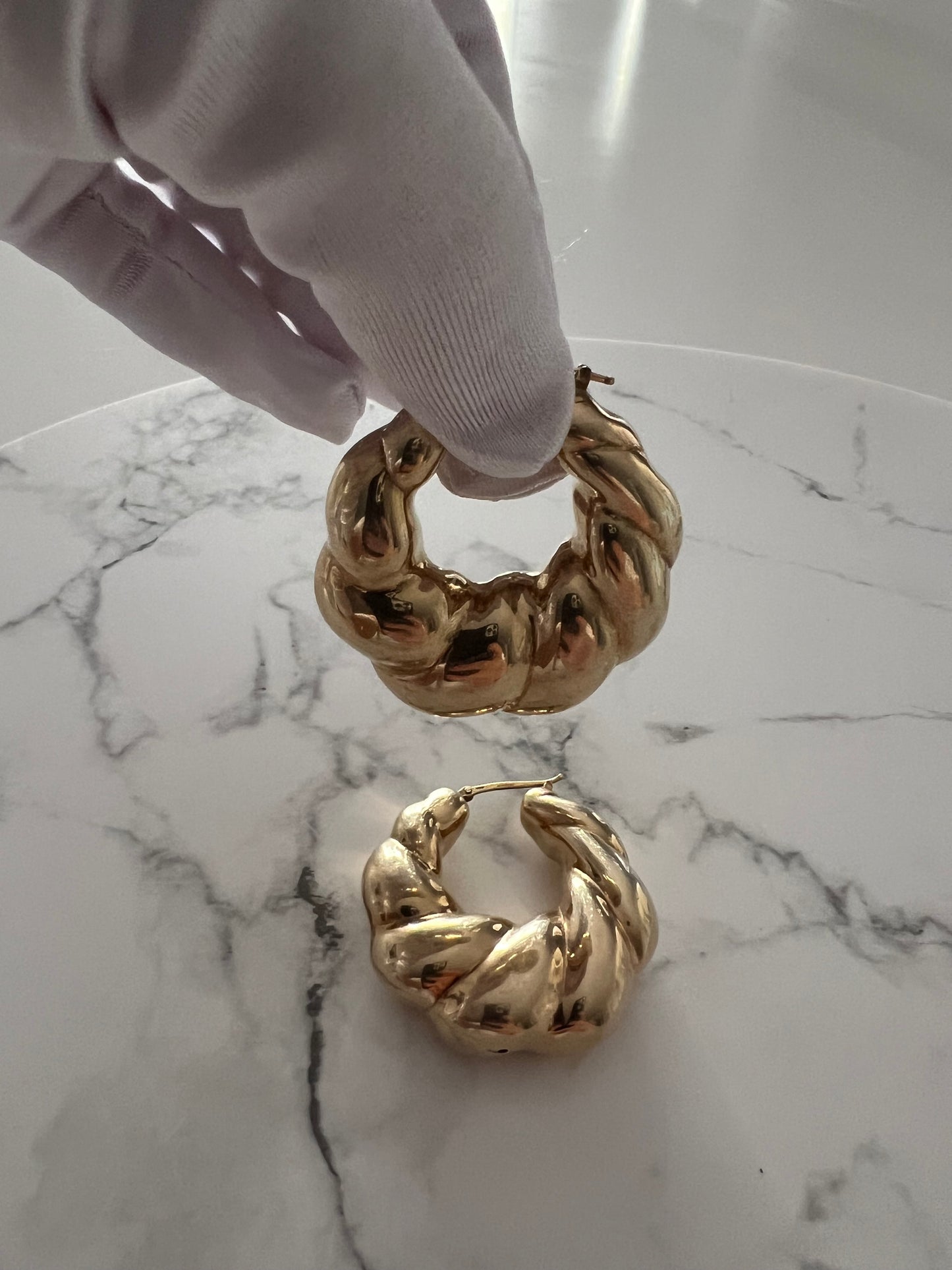 Orecchini a cerchio lavorati