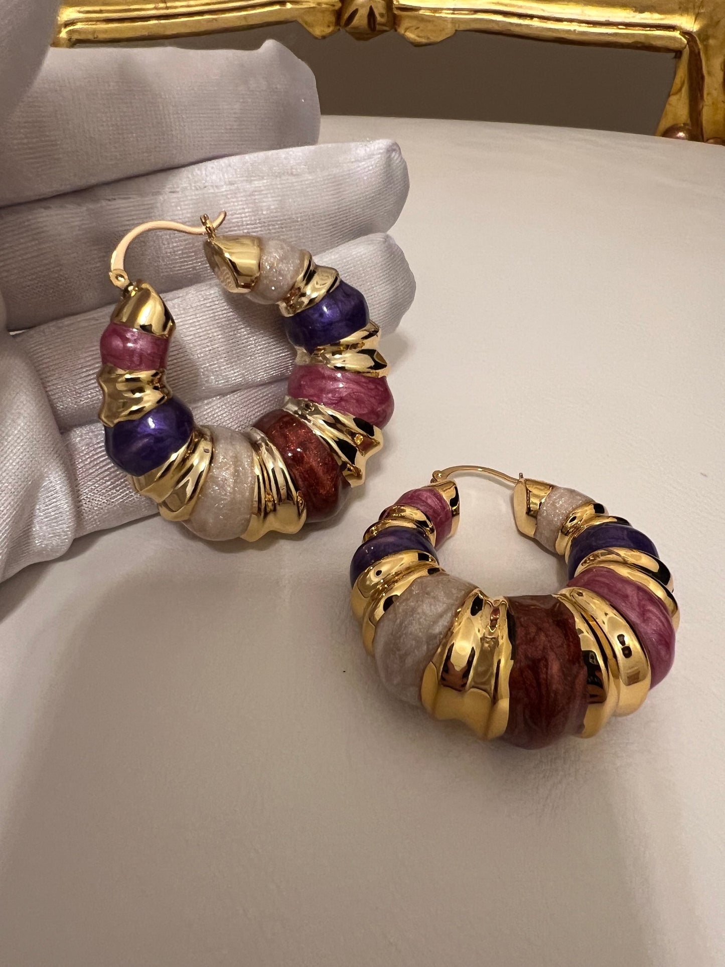 Orecchini a cerchio colorati