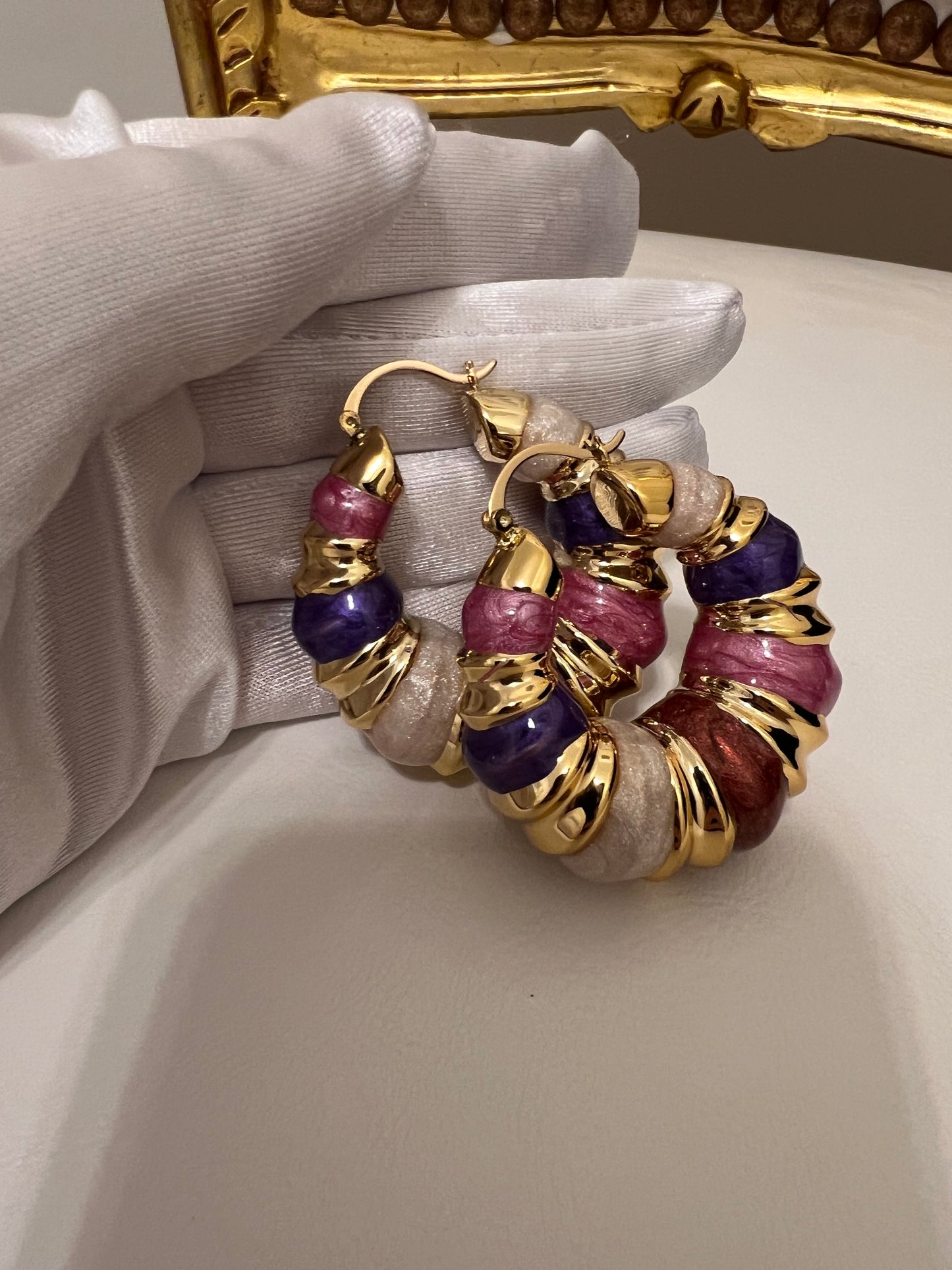 Orecchini a cerchio colorati