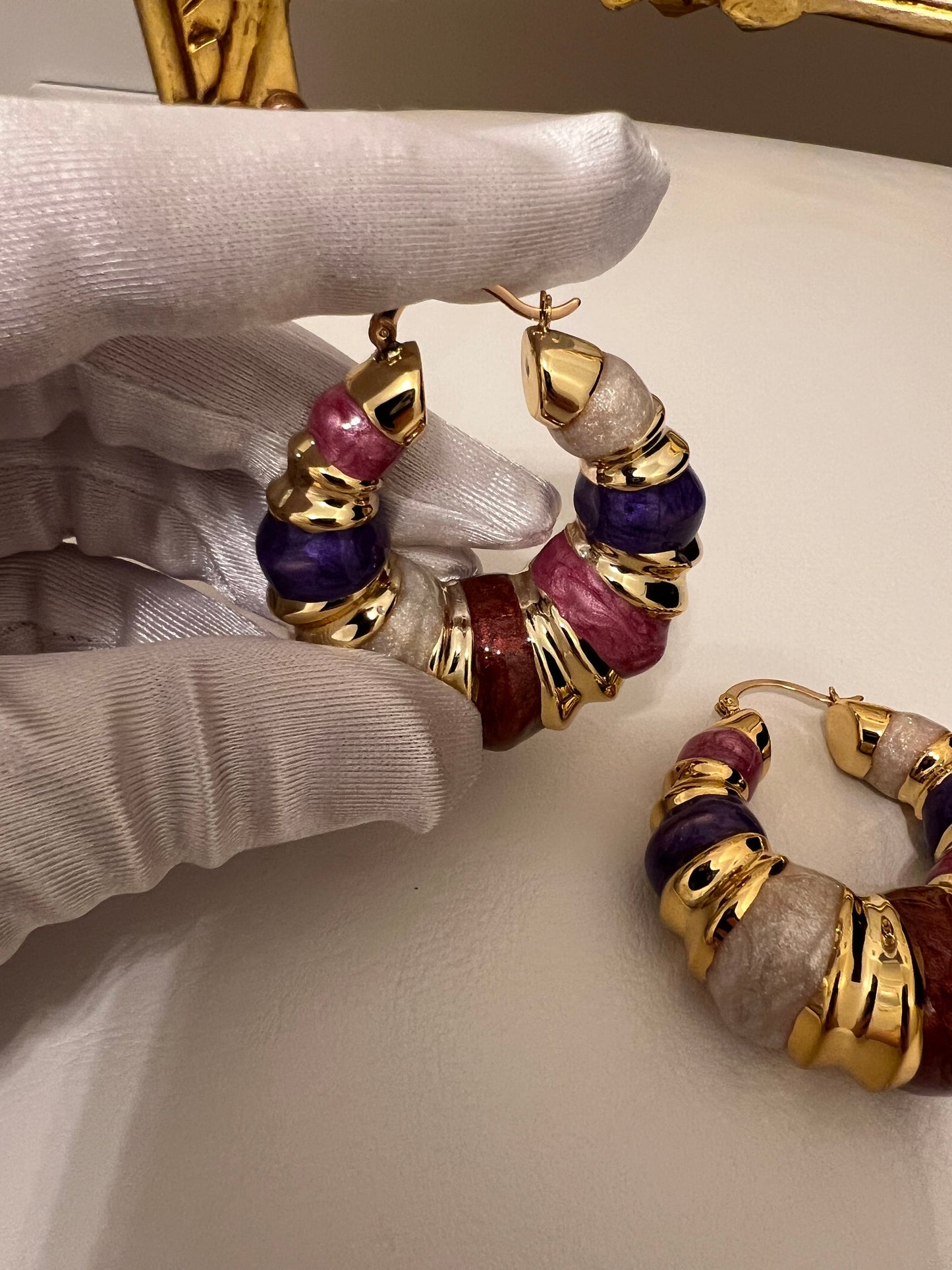 Orecchini a cerchio colorati