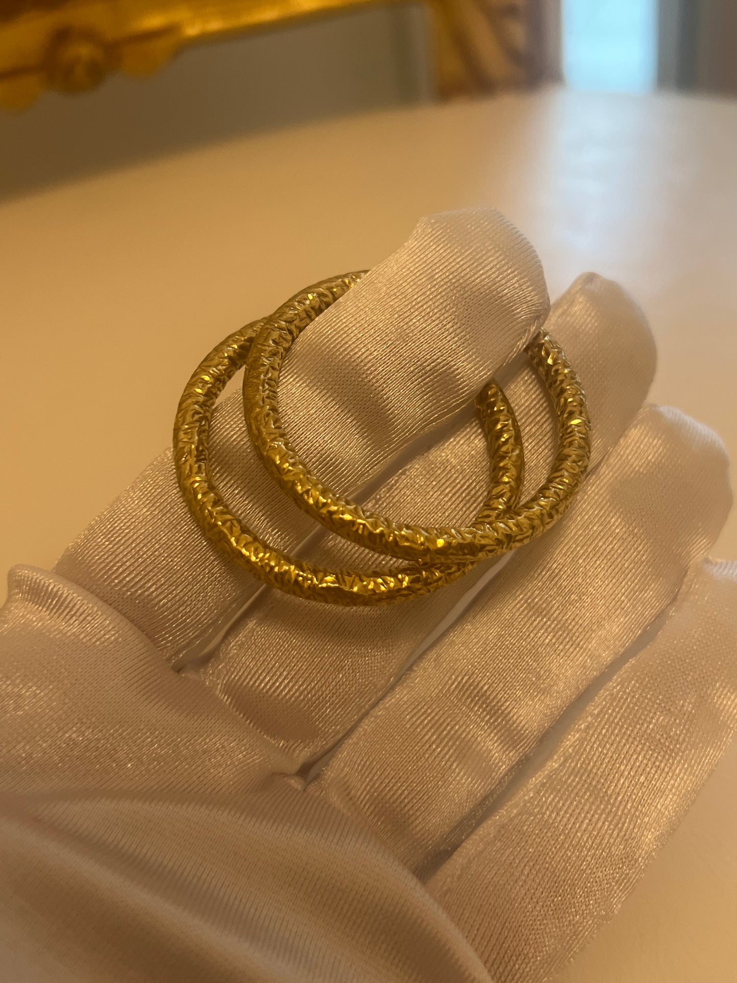 Orecchini a cerchio lavorati