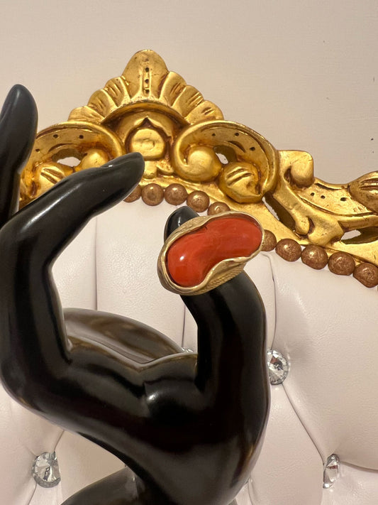 Anello in argento con corallo rosso