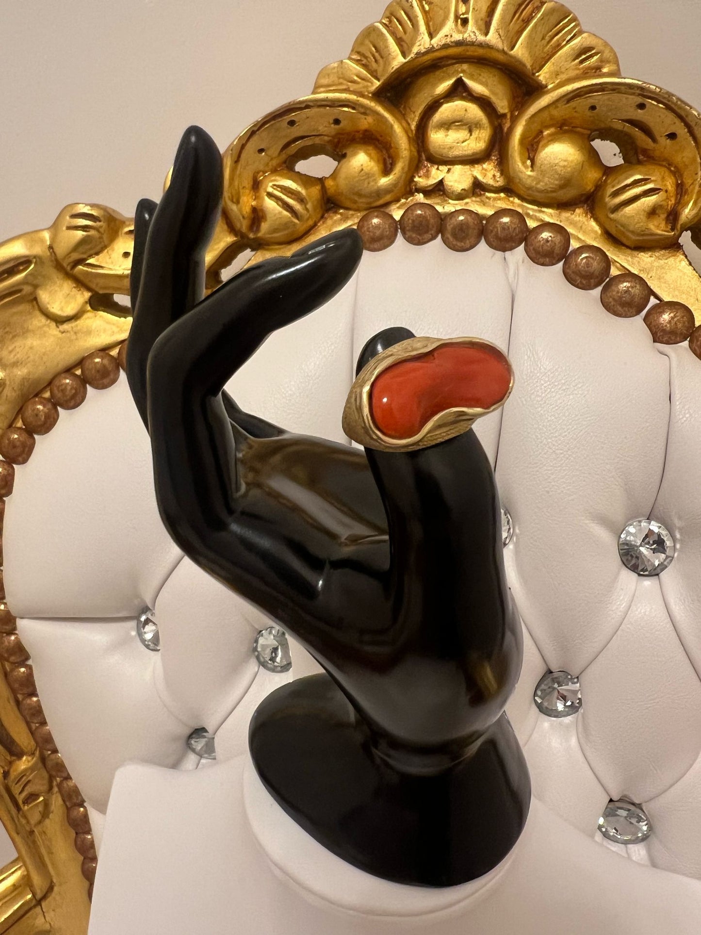 Anello in argento con corallo rosso